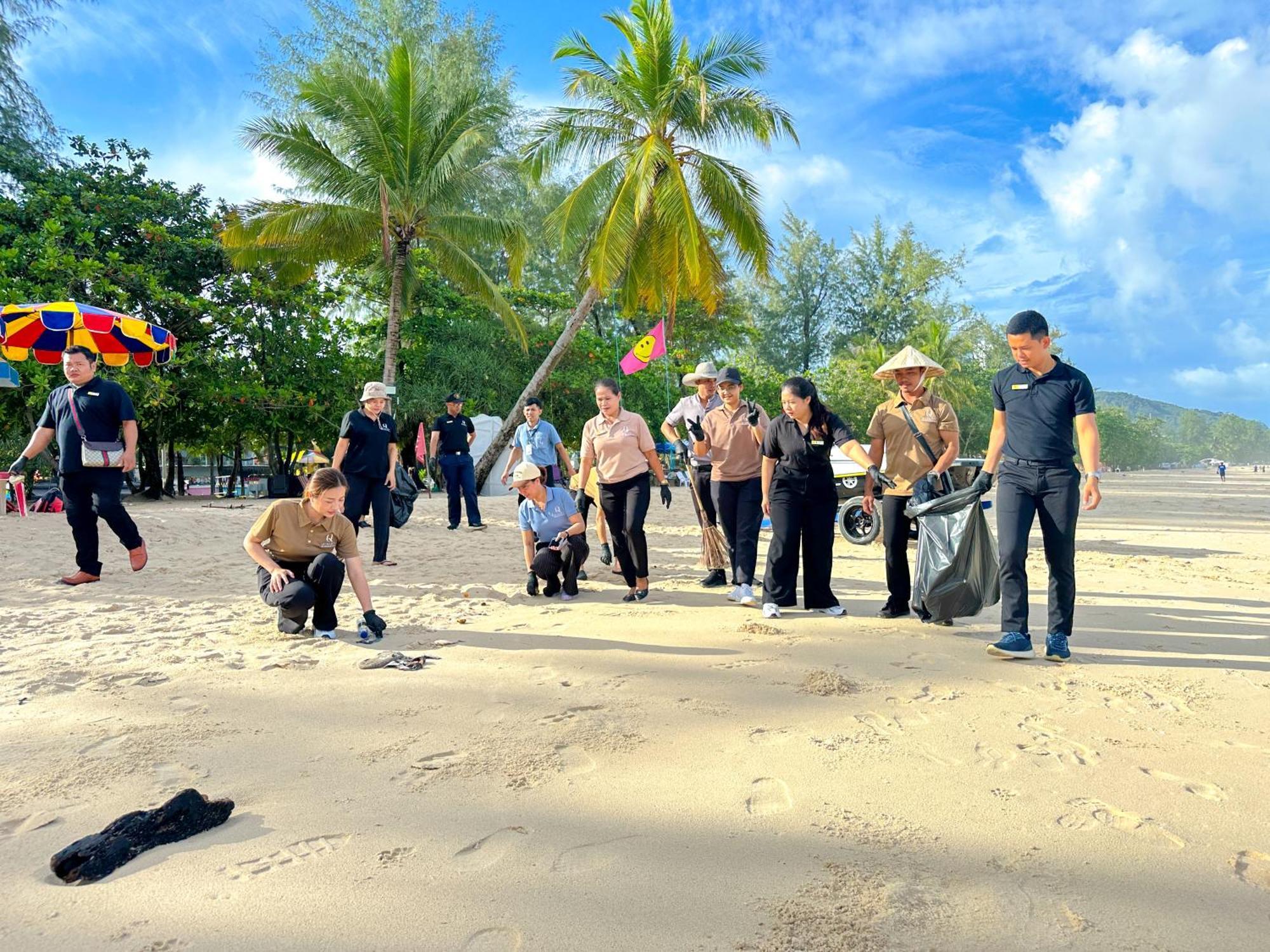 Clarian Hotel Beach Patong Extérieur photo