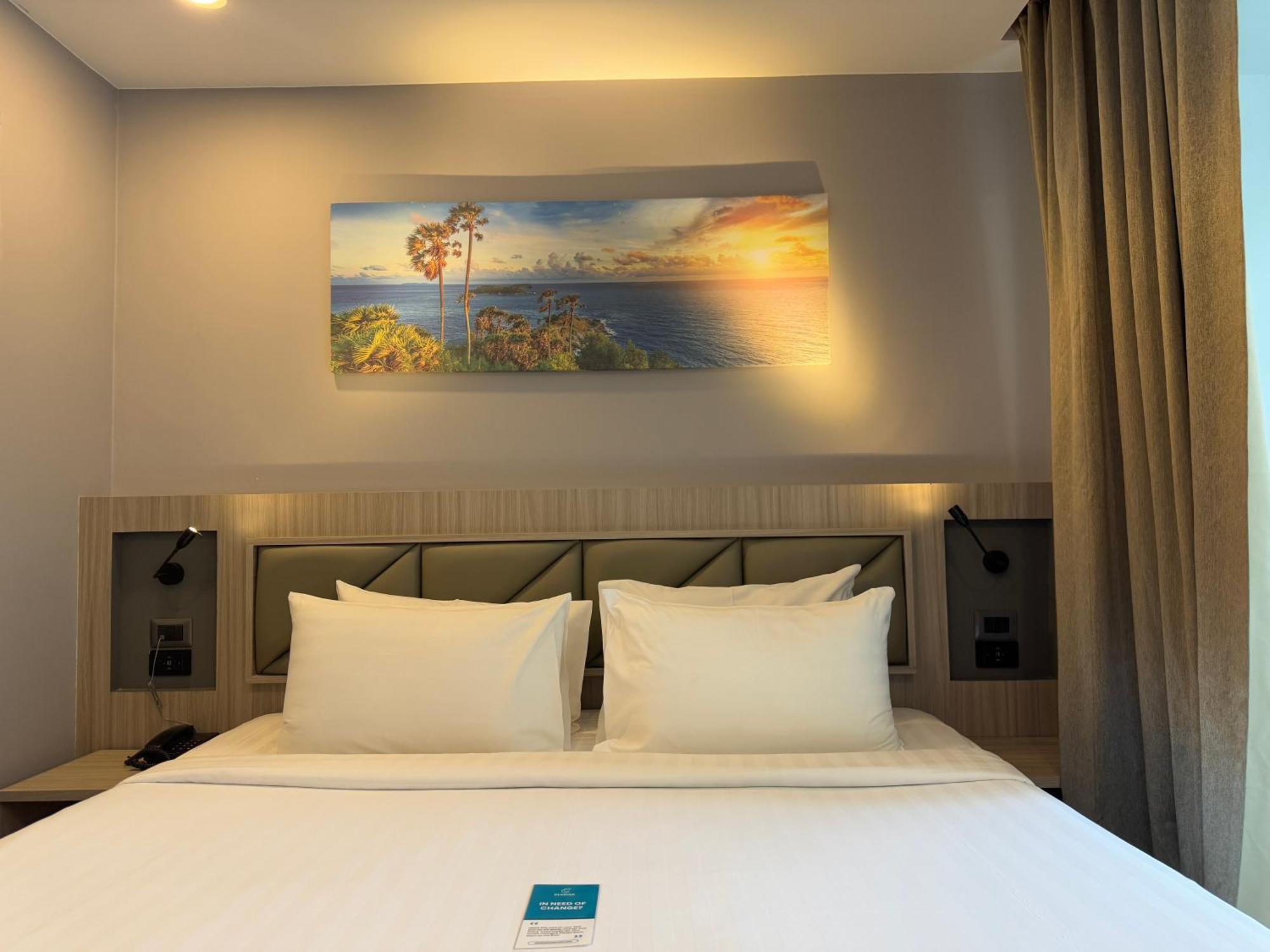 Clarian Hotel Beach Patong Extérieur photo