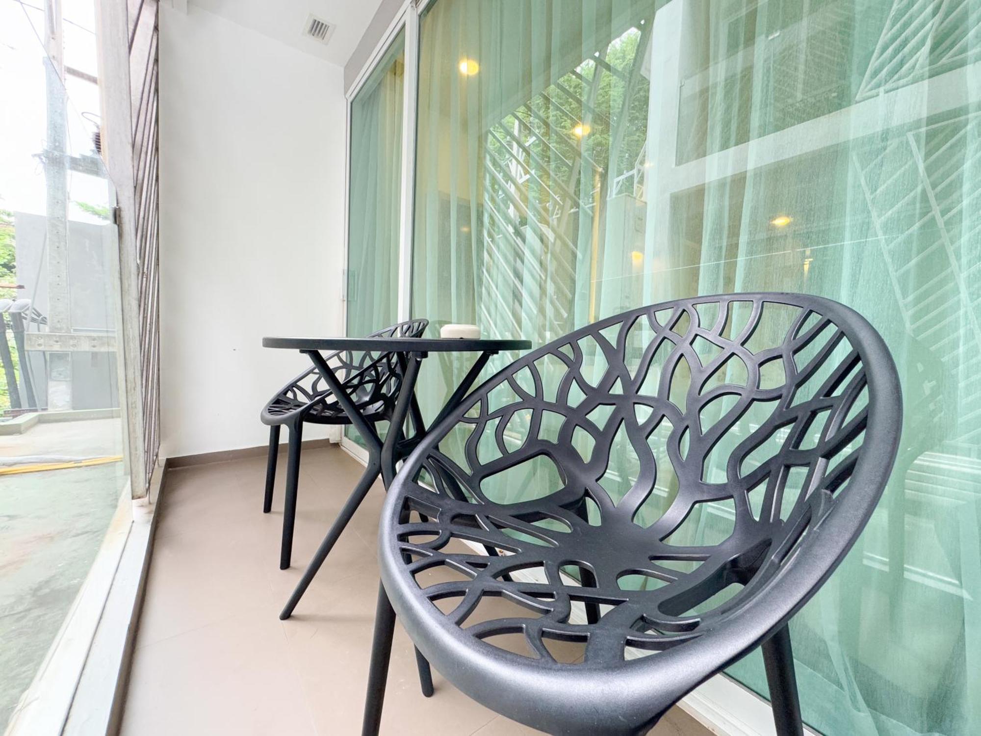 Clarian Hotel Beach Patong Extérieur photo